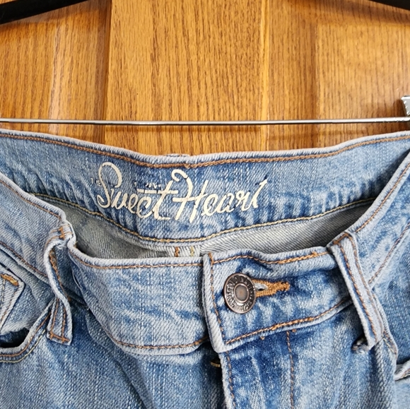 Womens Old Navy sweetheart light blue jeans, size 8 long - Picture 2 of 5